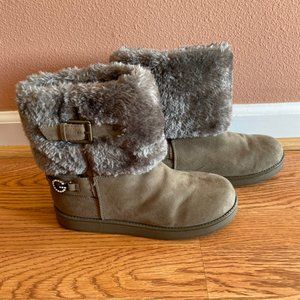 Ladies GBG Los Angeles Green Adlea Winter boots - Size 7.5M - New